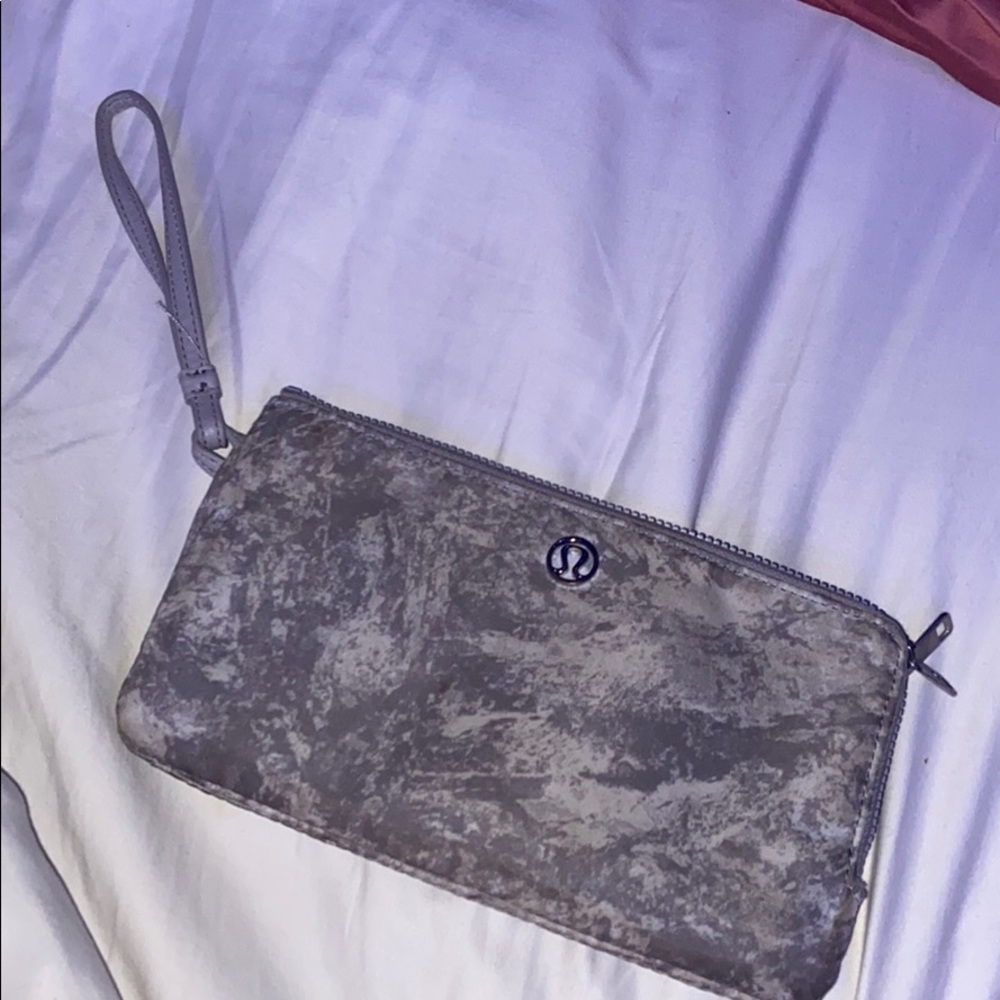 lululemon wallet